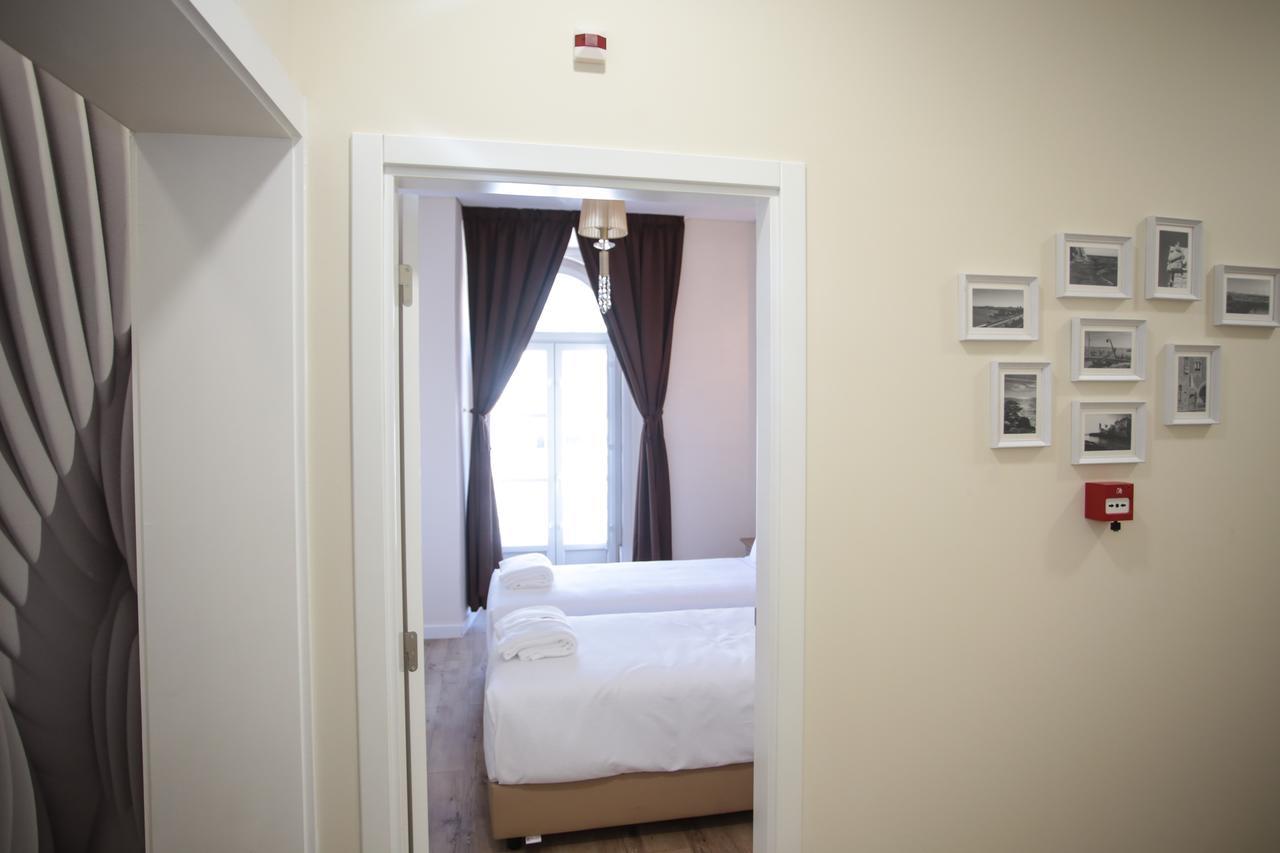 Couette-café Suites Guest House 3*