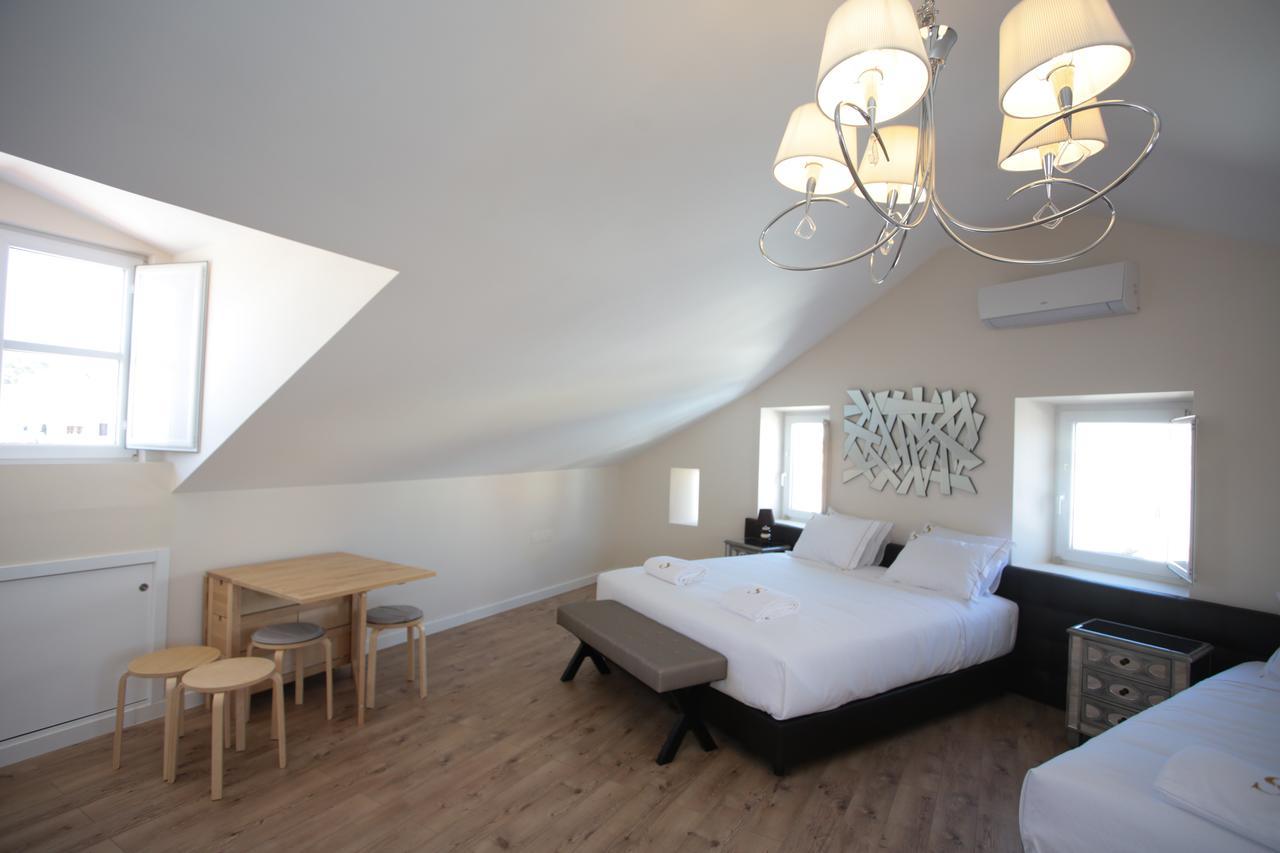 Couette-café Suites Guest House 3*